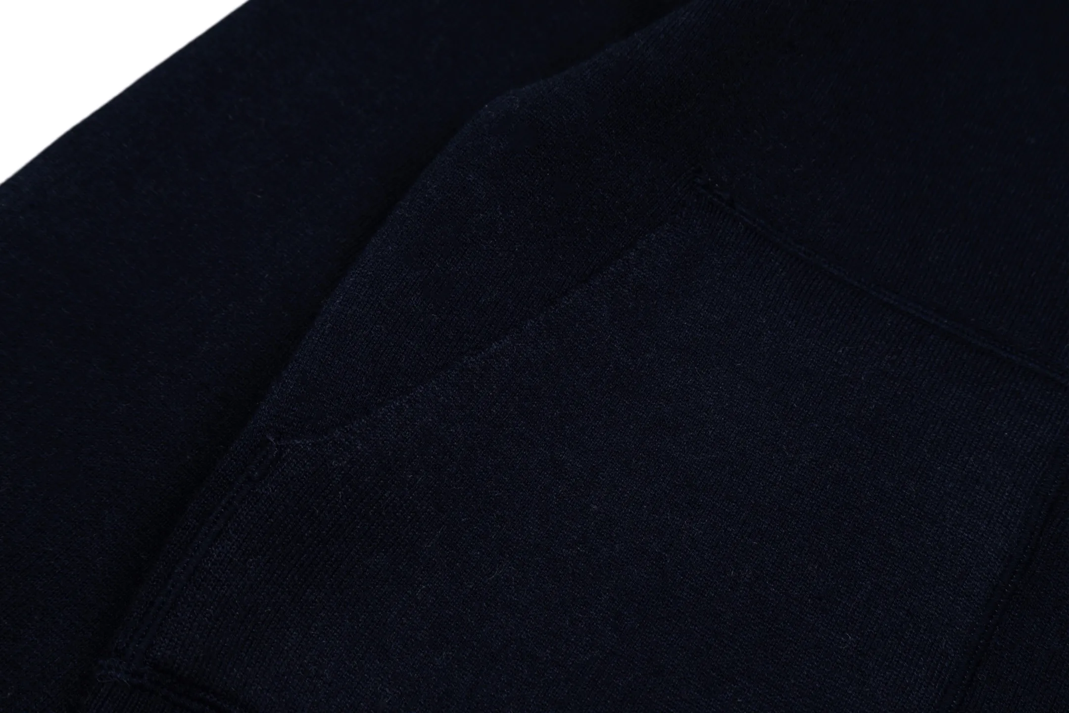 Hermes 26FW ， ， ， 。 Navy Blue ， ； Classic ，Retro ， 。 ， Breathable， 。Classic ， ， 。 ， ， 。 ， 。 ， ， 。 ， 。 ， ， 。 Size:S-M-L